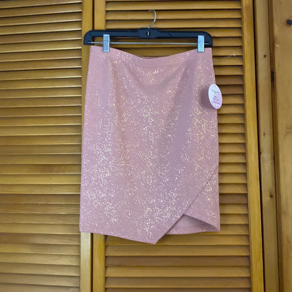 Beautiful design pencil skirt rubber around waist